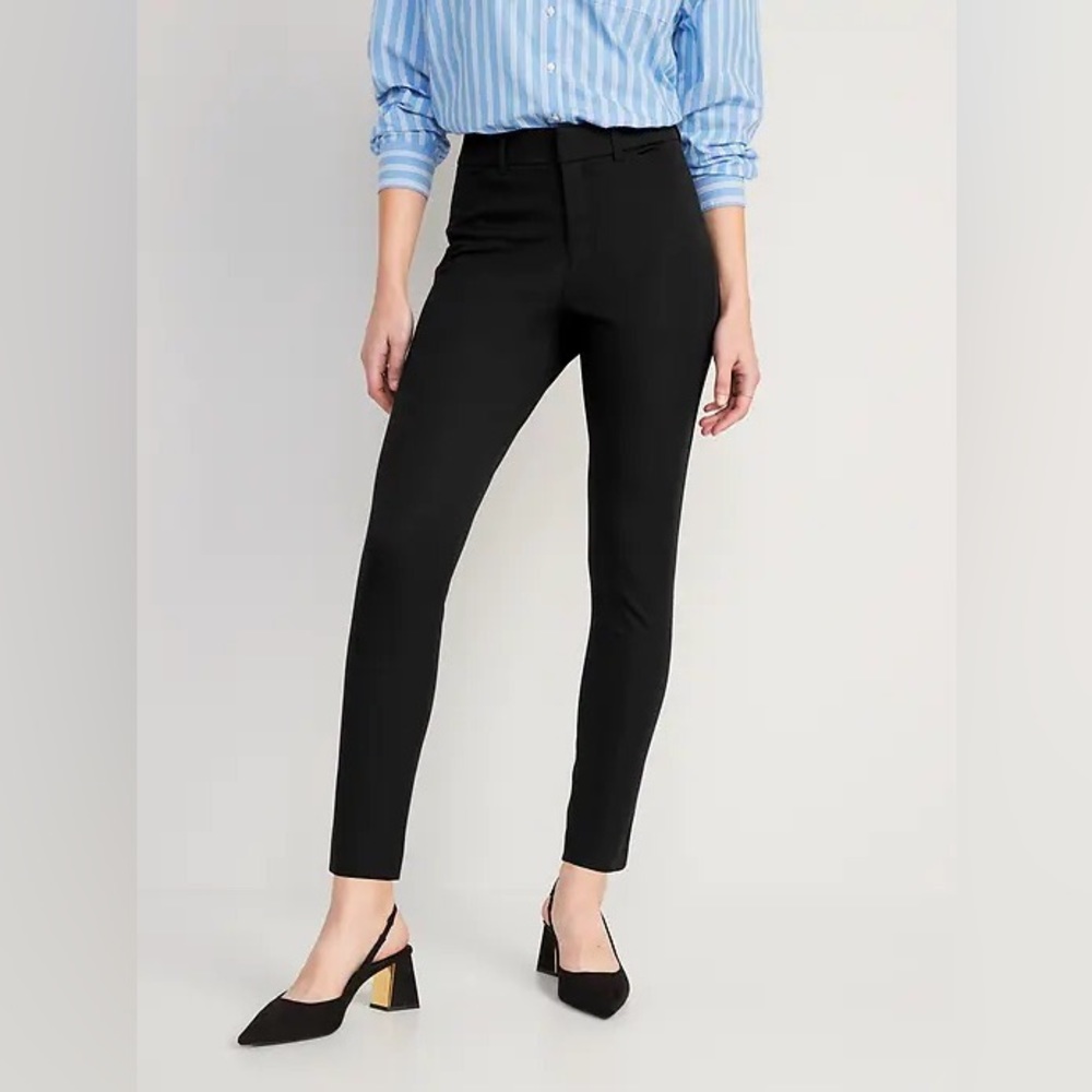 Black high-rise ankle-length pixie pants size 0
